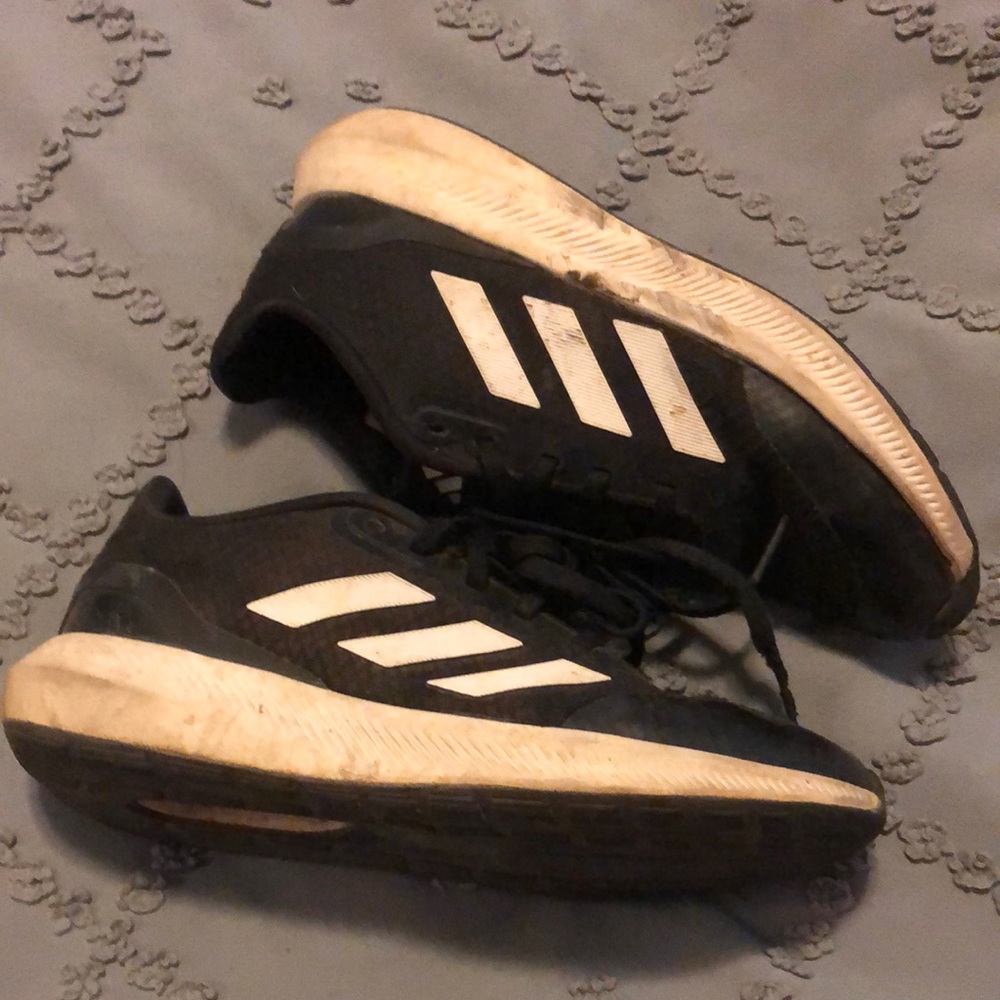 Kids Adidas sneakers 👟